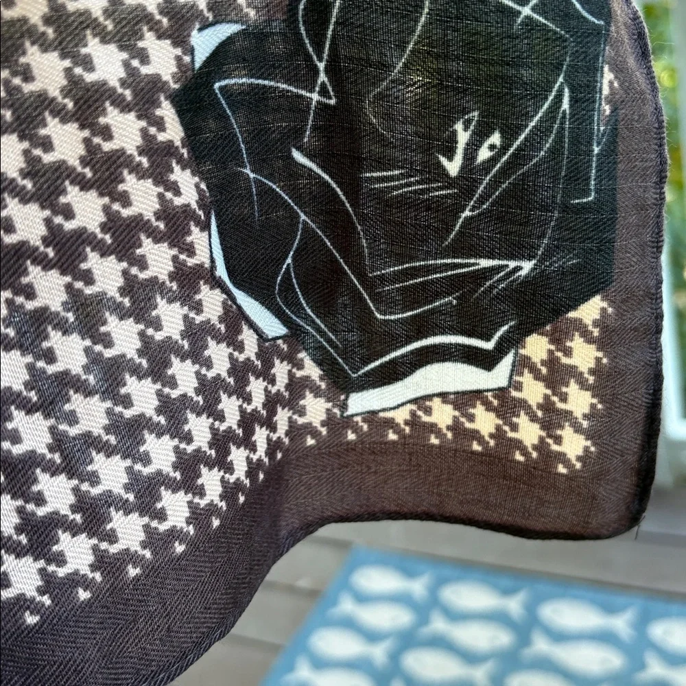 Vintage Brown and cream houndstooth & Rose Scarf. Very soft, may have some wool.